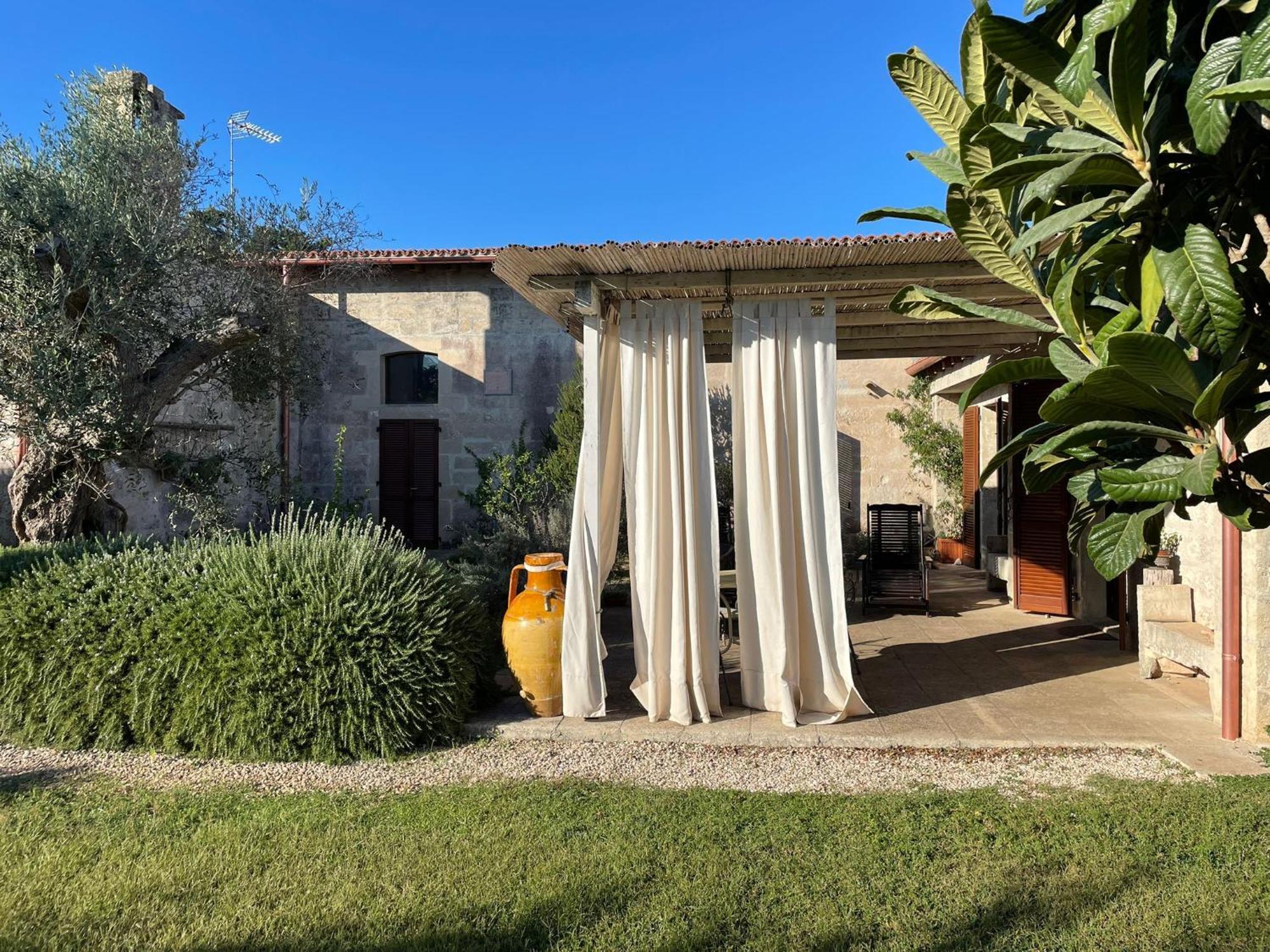 B&B Masseria Dei 12 Granai Minervino di Lecce Exterior photo