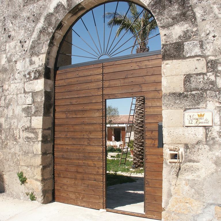B&B Masseria Dei 12 Granai Minervino di Lecce Exterior photo